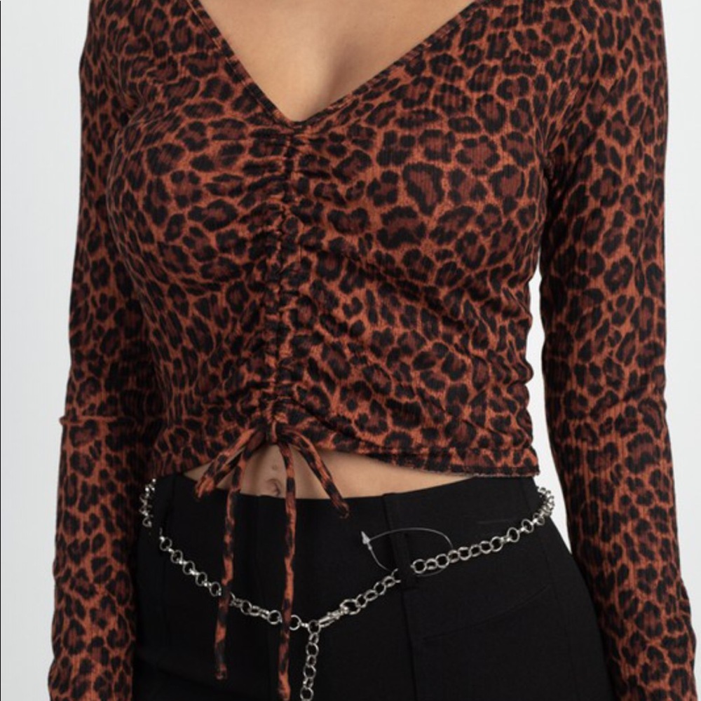 Leopard Ruched Top - Picture 4 of 5